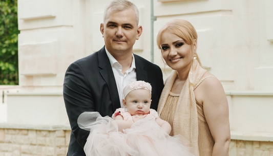 O fotografie cu fetița Adrianei Ochișanu, face furori pe internet! Cum a pozat-o pe micuța Mihaela